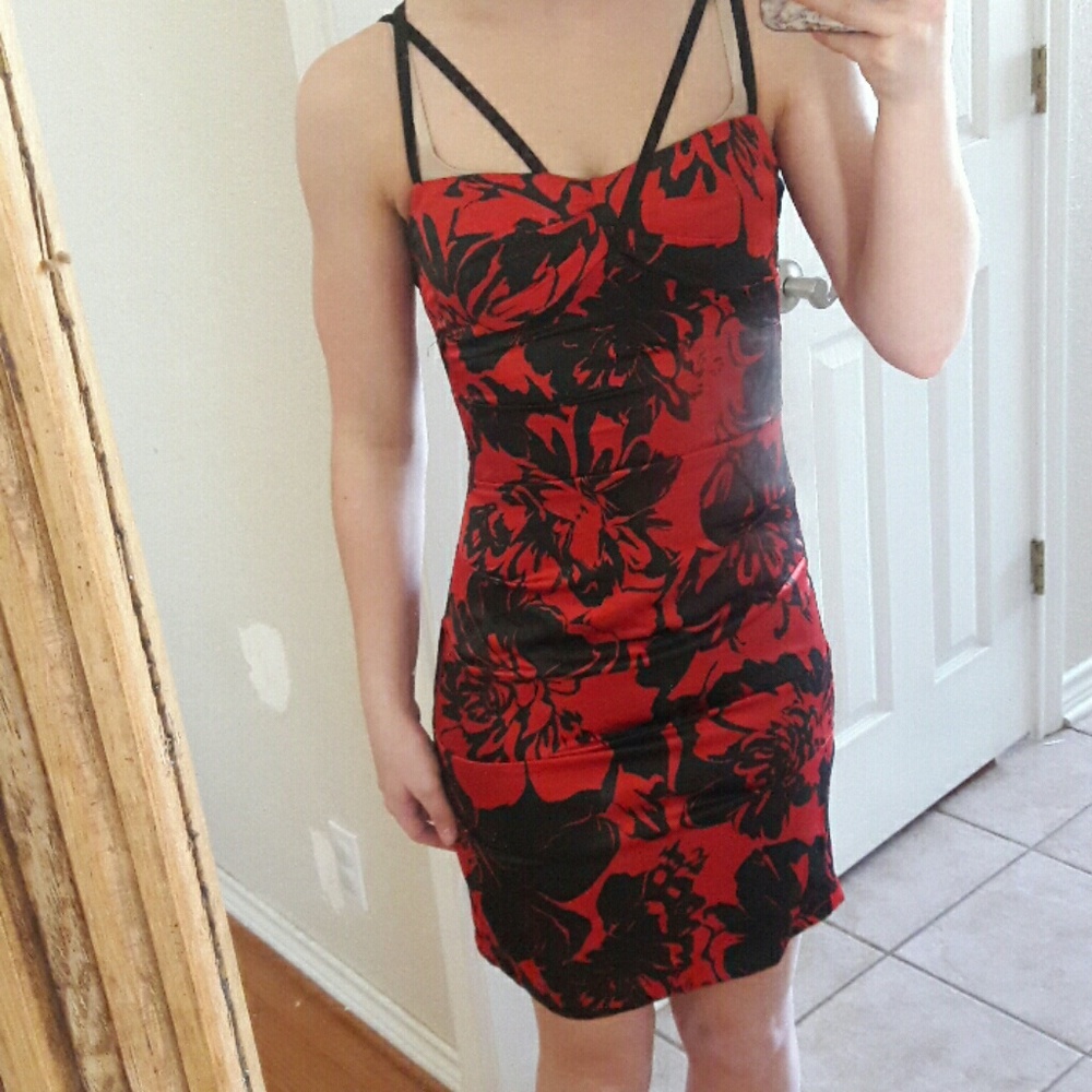 Black/red formal dress